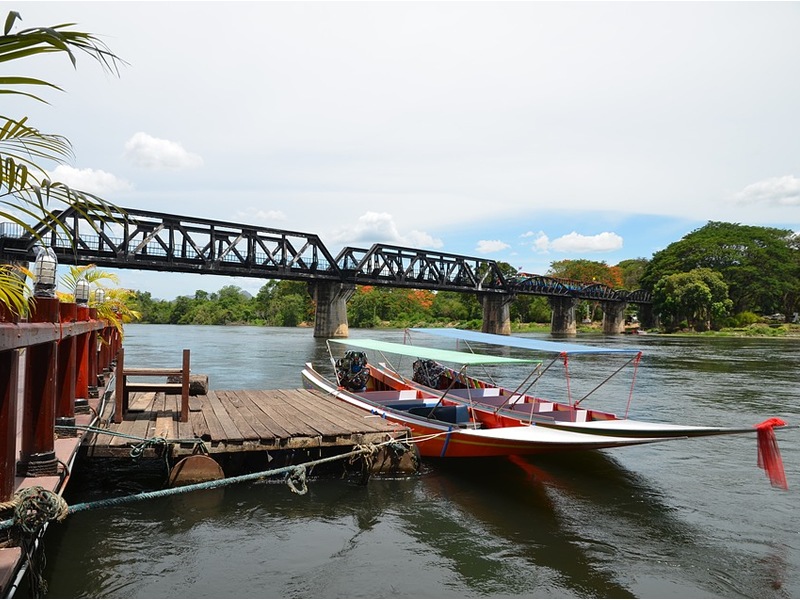 Nehrin üzerinden Kwai köprüsü